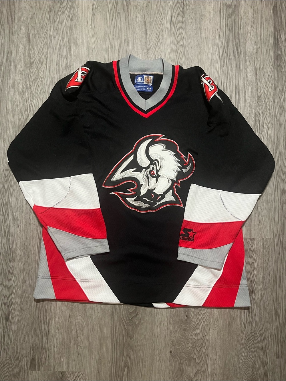 Vintage 90s STARTER Buffalo Sabres NHL Eastern Conference hockey jersey men’s M